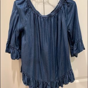 Off the shoulder top. Super cute. Blue jean